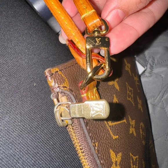 Louis Vuitton Monogram Clutch/Wristlet - Picture 3 of 6